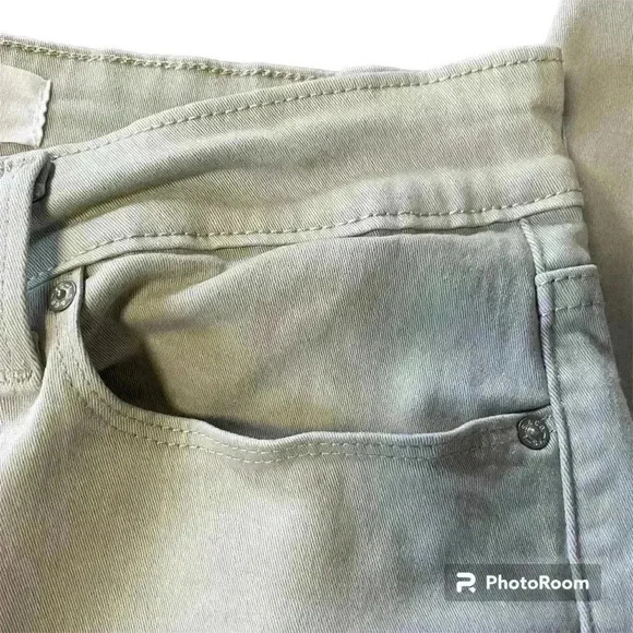 Signature Levi Strauss Mid Rise Straight Jeans - Picture 7 of 10